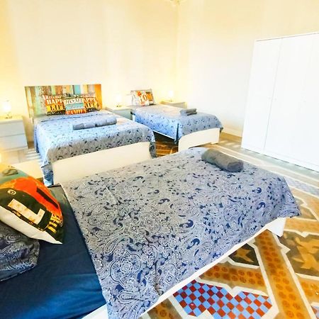 By Plaza Catalunya Rooms Barcellona Esterno foto