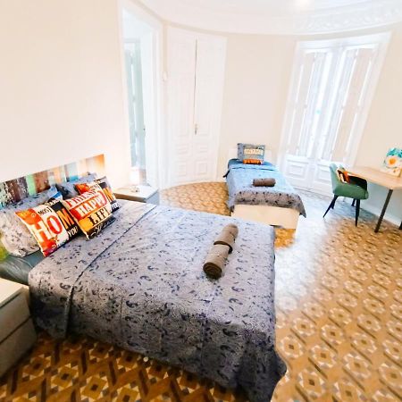 By Plaza Catalunya Rooms Barcellona Esterno foto