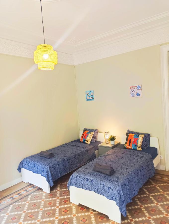 By Plaza Catalunya Rooms Barcellona Esterno foto