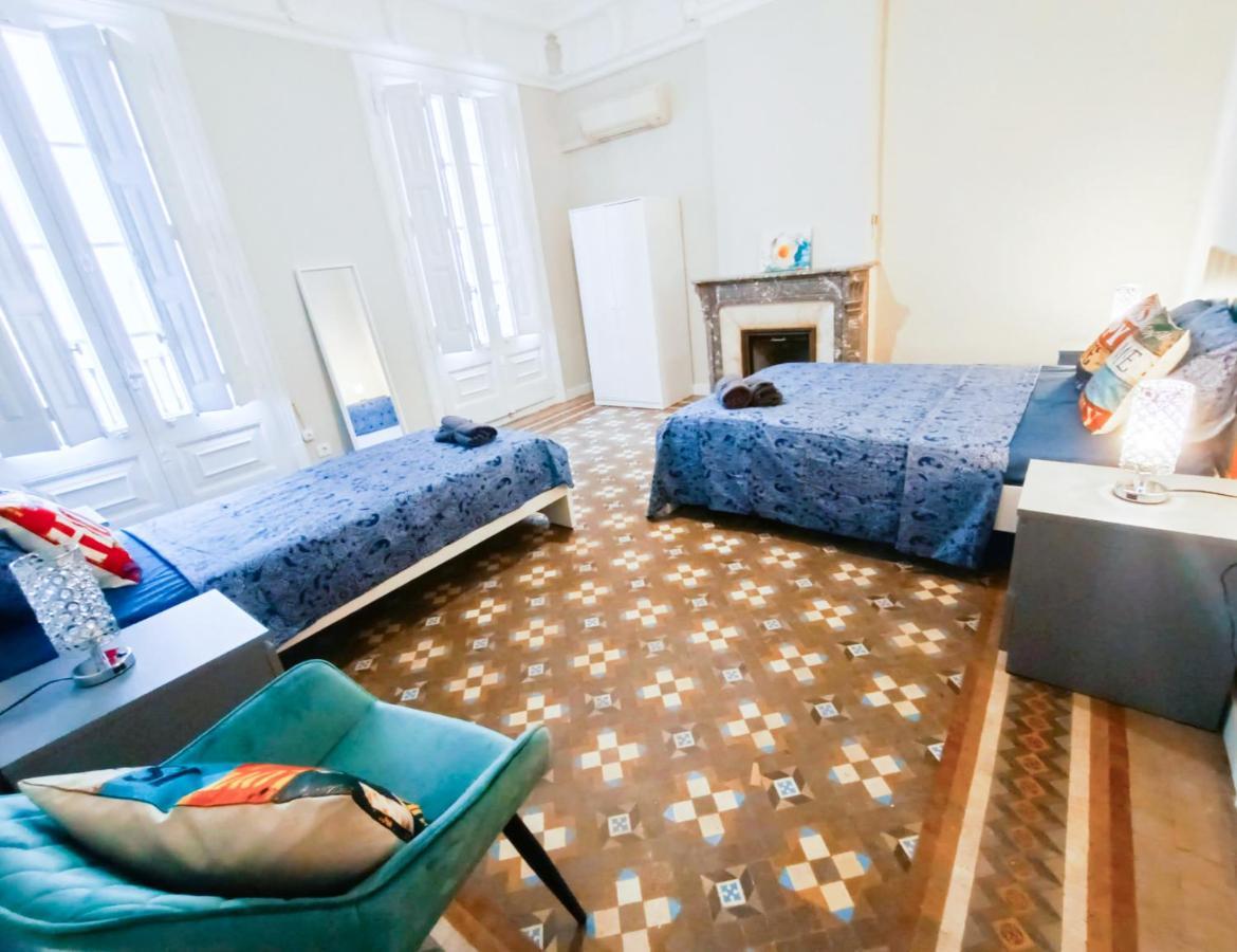 By Plaza Catalunya Rooms Barcellona Esterno foto